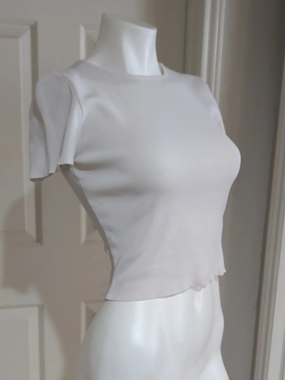 Forever 21 White Finely Ribbed Short Sleeve Cropped Tee Women's Small