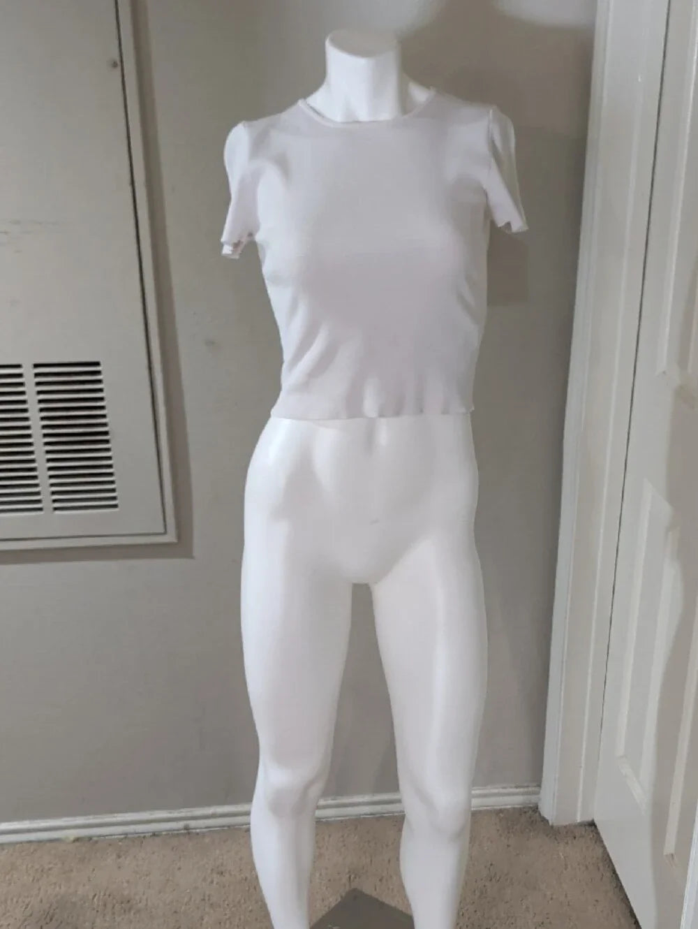 Forever 21 White Finely Ribbed Short Sleeve Cropped Tee Women's Small