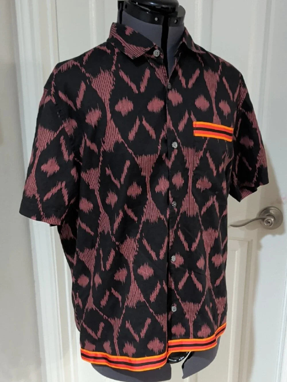 Marc By Marc Jacobs Short-Sleeve Button-Down Shirt in Black/Dusty Rose Men's M