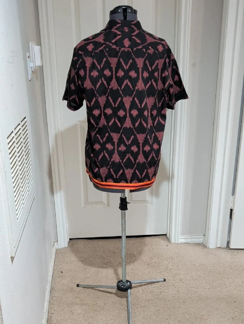 Marc By Marc Jacobs Short-Sleeve Button-Down Shirt in Black/Dusty Rose Men's M