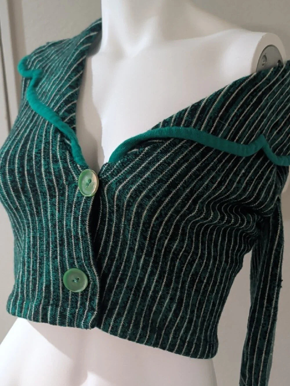 VTG 1960s Green Striped Off-the-Shoulder Cropped Sweater W/ Contrast Trim Sz 10