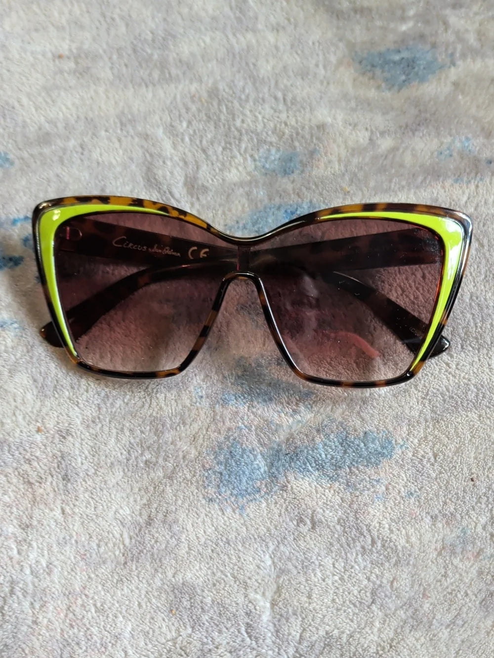 RARE Sam Edelman Tortoiseshell Cat-Eye Sunglasses with Neon Green Accent