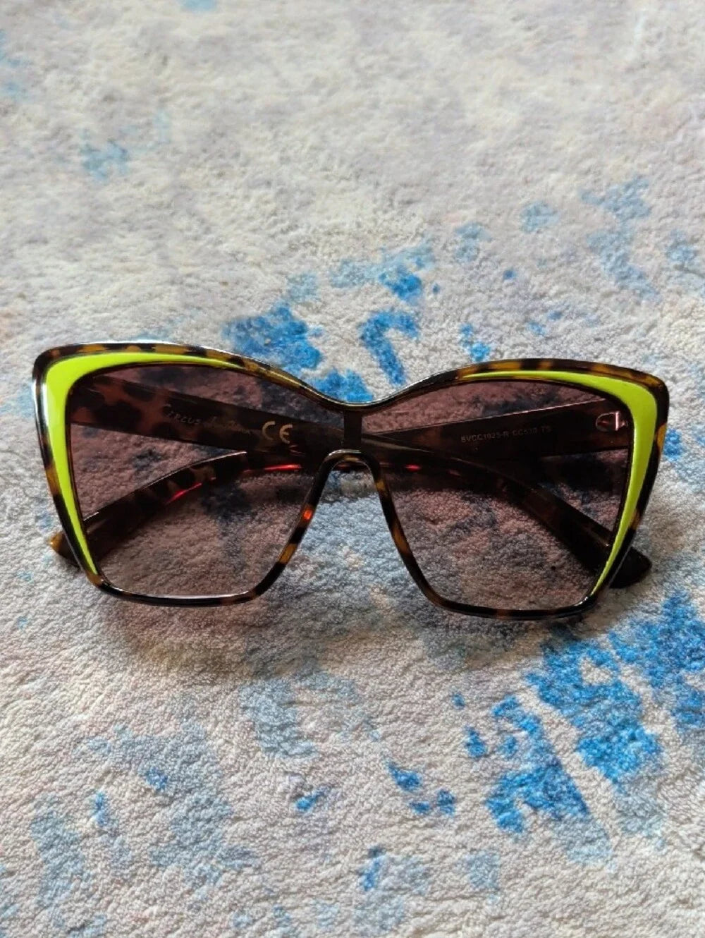RARE Sam Edelman Tortoiseshell Cat-Eye Sunglasses with Neon Green Accent