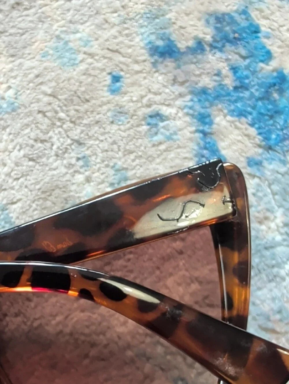 RARE Sam Edelman Tortoiseshell Cat-Eye Sunglasses with Neon Green Accent