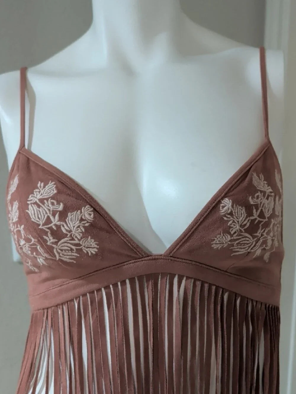 Forever 21 Mauve Fringed Embroidered Spaghetti Strap Crop Top Women's Small