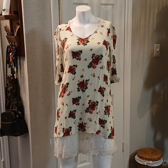 Rose Dress with Lace Detail Women's Small
