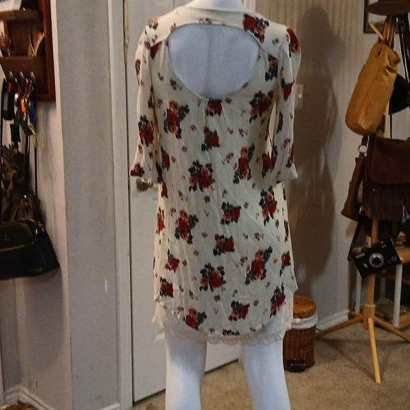 Rose Dress with Lace Detail Women's Small