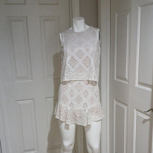 BCBG MAXAZRIA White Lace Sleeveless Backless Dress Size 6