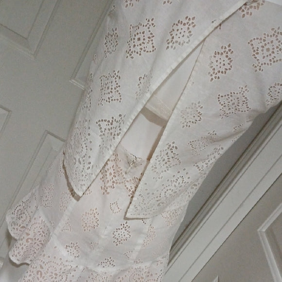 BCBG MAXAZRIA White Lace Sleeveless Backless Dress Size 6