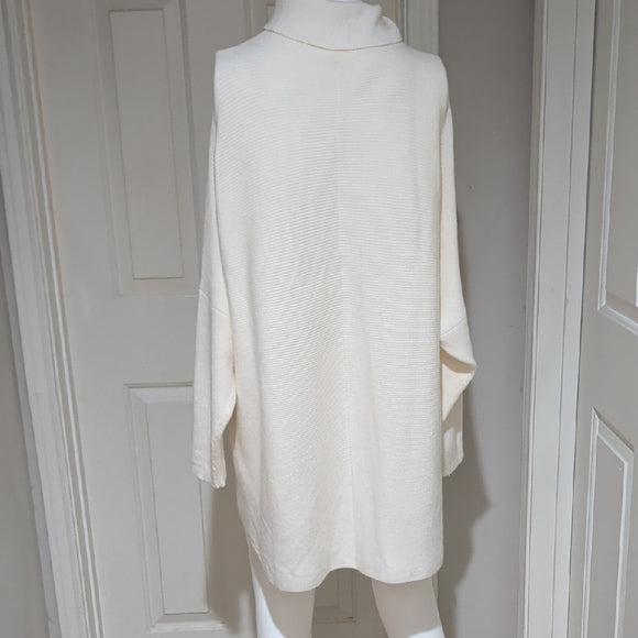 Elegant Cream Women's Mock Turtleneck Sweater size M