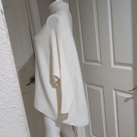 Elegant Cream Women's Mock Turtleneck Sweater size M