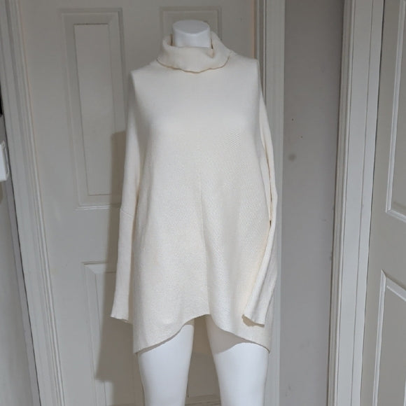Elegant Cream Women's Mock Turtleneck Sweater size M