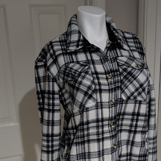 Sage Women's Black and White Plaid Fleece Button Down Shirt S