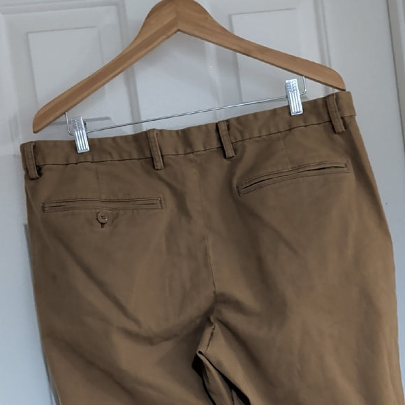 Old Navy Men's Cream Tan Cotton Chino Straight Leg Pants size 38 x 32