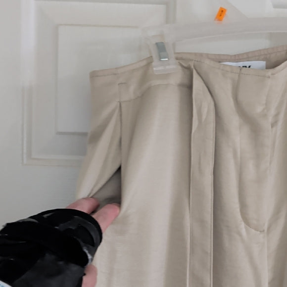 DKNY Chic Beige Women's Trousers Zipper Tie Waist size 6