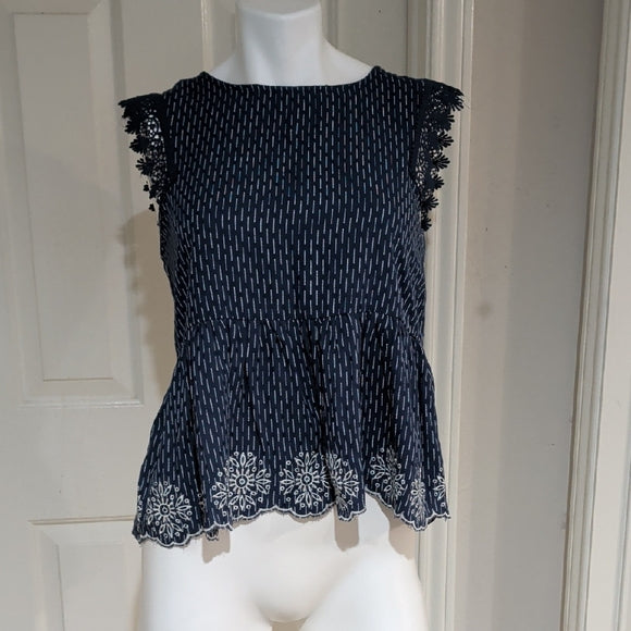 MINE Chic Navy Sleeveless Blouse with Lace Detail Cropped Small