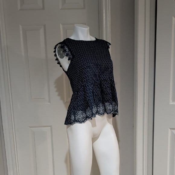 MINE Chic Navy Sleeveless Blouse with Lace Detail Cropped Small