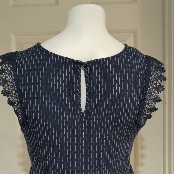 MINE Chic Navy Sleeveless Blouse with Lace Detail Cropped Small