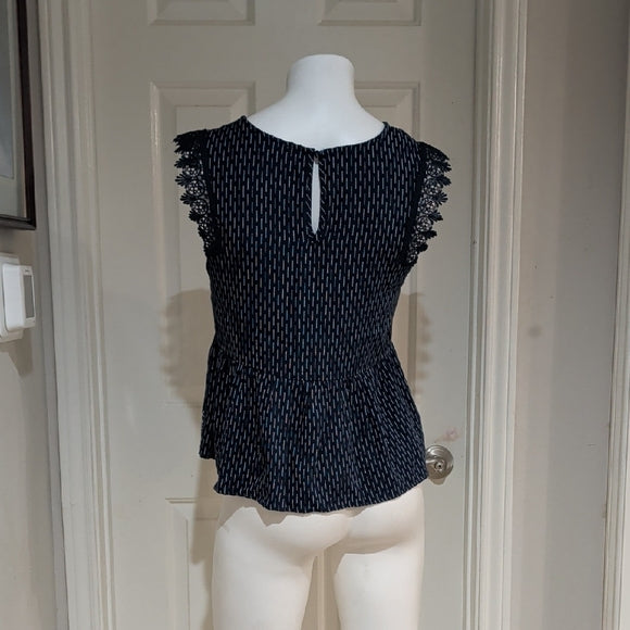 MINE Chic Navy Sleeveless Blouse with Lace Detail Cropped Small