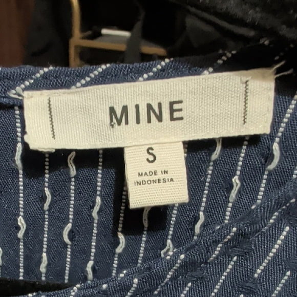 MINE Chic Navy Sleeveless Blouse with Lace Detail Cropped Small