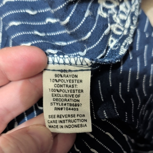 MINE Chic Navy Sleeveless Blouse with Lace Detail Cropped Small