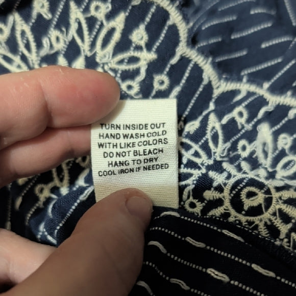 MINE Chic Navy Sleeveless Blouse with Lace Detail Cropped Small