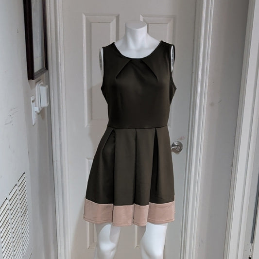 Vintage Teeze Me Elegant Green and Cream Mini Dress Retro L