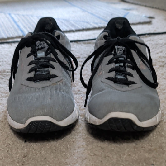 ASICS Women's Gray and Pink Running Shoes US 7 I EK 38