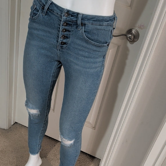 MaxStudio Classic Blue Skinny Jeans with Distressed Details size 2
