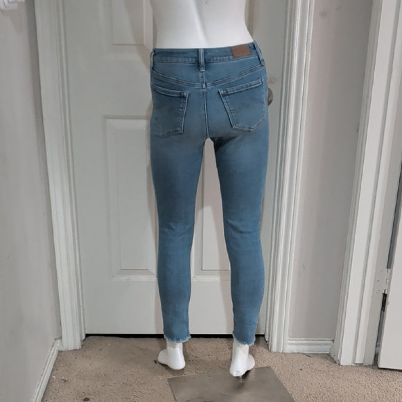 MaxStudio Classic Blue Skinny Jeans with Distressed Details size 2