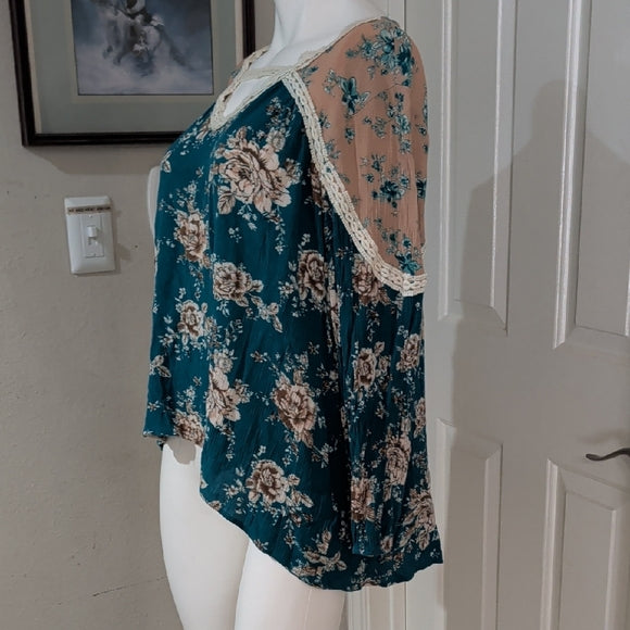 Tassles N' Lace Floral Print Lace Accent Blouse L