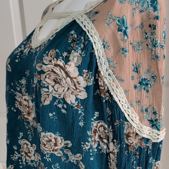 Tassles N' Lace Floral Print Lace Accent Blouse L