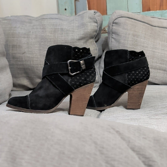Elegant Black Ankle Booties with Buckle by Betsy Johnson Women's 9