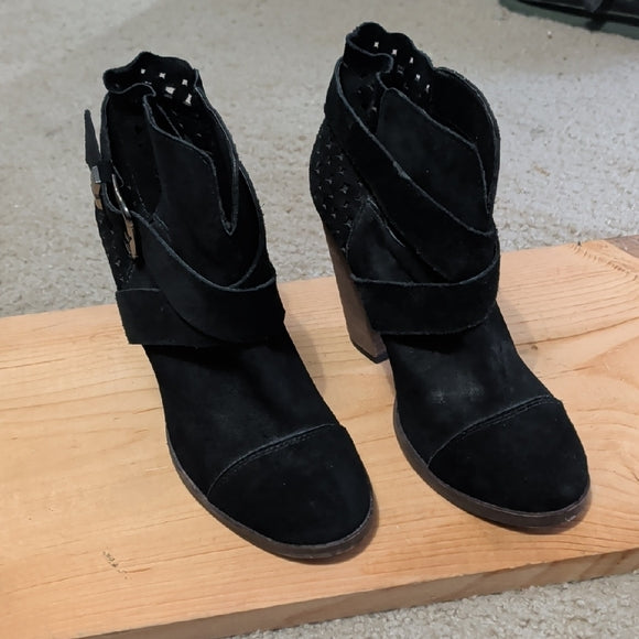 Elegant Black Ankle Booties with Buckle by Betsy Johnson Women's 9