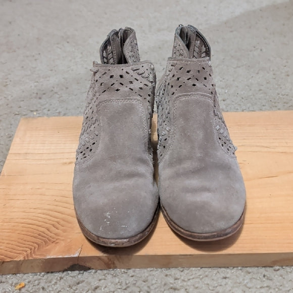 Vince Camuto Taupe Ankle Booties Women's 9M