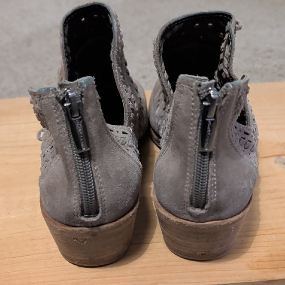 Vince Camuto Taupe Ankle Booties Women's 9M