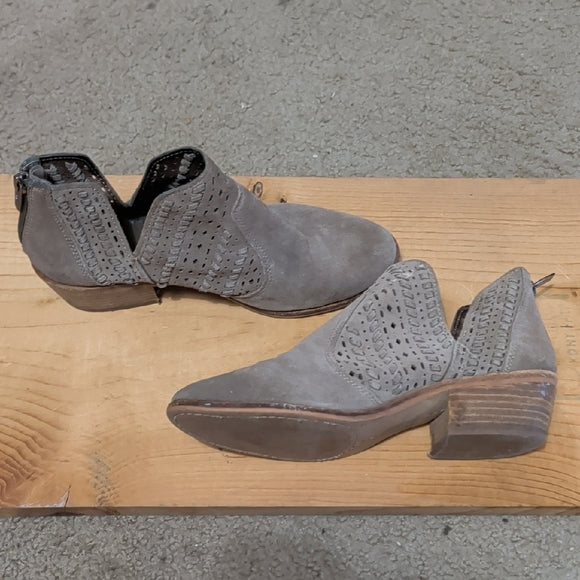 Vince Camuto Taupe Ankle Booties Women's 9M