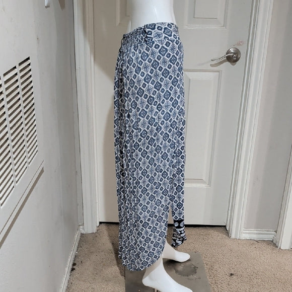 Faded Glory Blue and White Patterned Rayon Skirt Women's M (8-10)