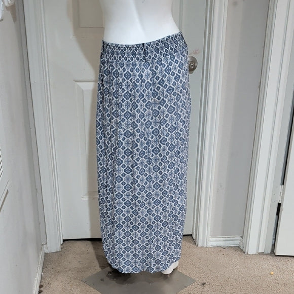 Faded Glory Blue and White Patterned Rayon Skirt Women's M (8-10)
