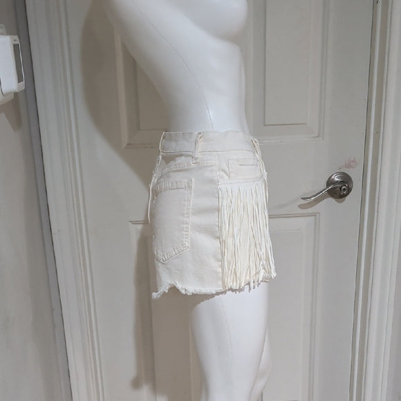 No Boundaries White Fringe Denim Shorts Women's 9 NWOT