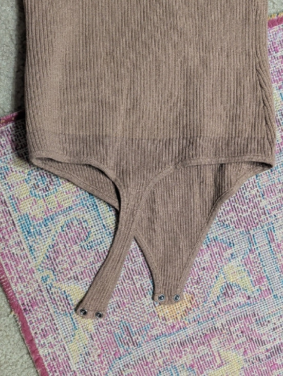 Abercrombie & Fitch Classic Ribbed V-Neck Bodysuit - Taupe Women's Medium