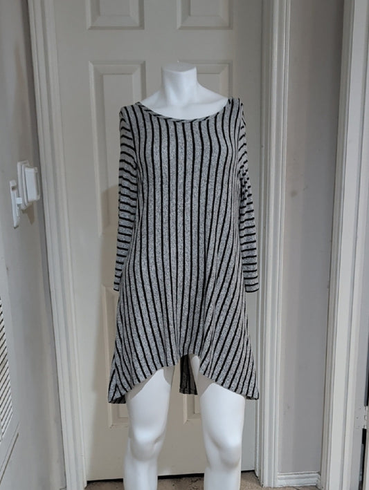 COIN1804 Los Angeles Striped Gray & Black Swing Tunic Dress Women's Large