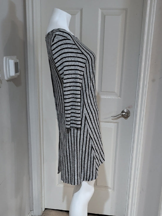 COIN1804 Los Angeles Striped Gray & Black Swing Tunic Dress Women's Large