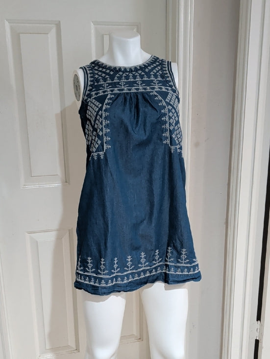 Romeo & Juliet Couture Navy Blue Top with White Embroidery Women's XS