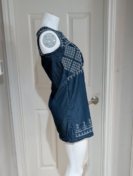 Romeo & Juliet Couture Navy Blue Top with White Embroidery Women's XS