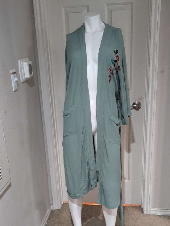 Xhilaration Sage Green Lightweight Embroidered Robe Women's Small
