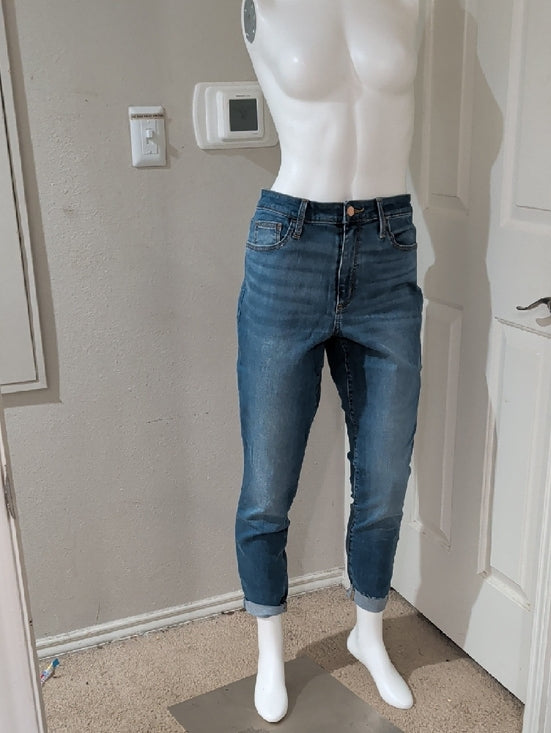 Universal Thread Cropped Tapered Jeans in Medium Blue Women's 10/30R