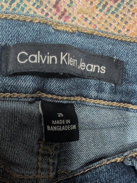 Calvin Klein Jeans Mid-Rise Washed Blue Denim Shorts Women's 25