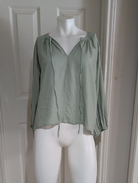 NWT A New Day Light Sage Long-Sleeve Split Hem Blouse - Women's Medium