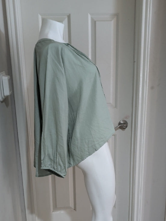 NWT A New Day Light Sage Long-Sleeve Split Hem Blouse - Women's Medium